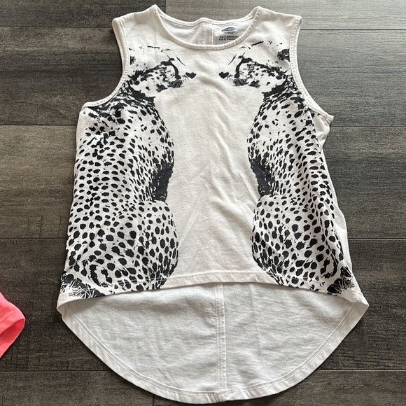 Size 6-7 tanks - Picture 3 of 4